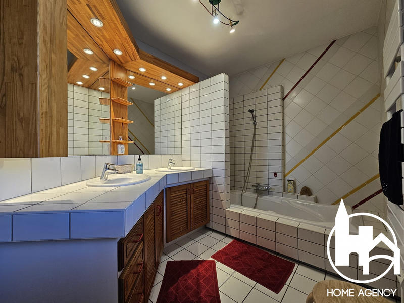 Maison contemporaine - 193 m² - 7 pièces