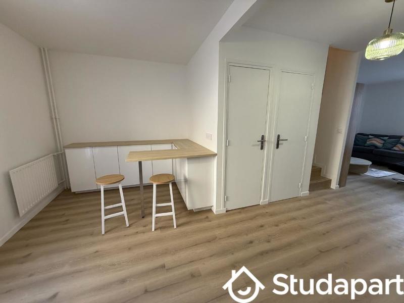 Chambre - 10 m² - 1 pièce