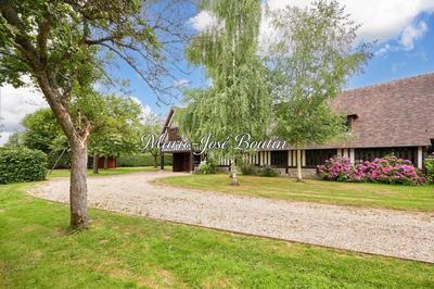 Maison - 250 m² - 9 pièces