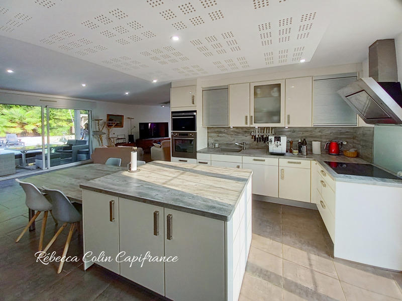 Maison - 184 m² - 6 pièces