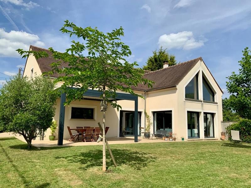 Maison - 261 m² - 8 pièces