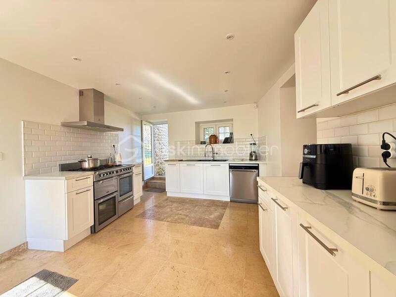 Propriété - 182 m² - 9 pièces