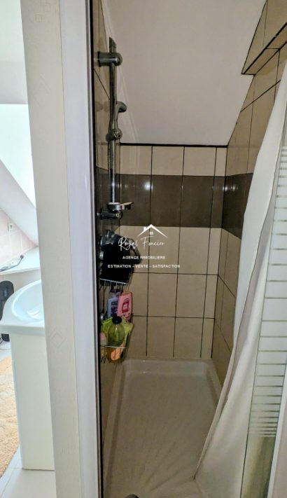 Maison - 192 m² - 11 pièces