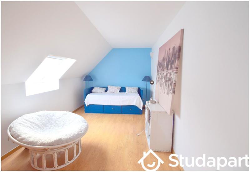 Chambre - 10 m² - 1 pièce