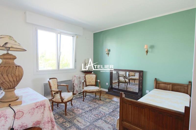 Maison - 225 m² - 9 pièces