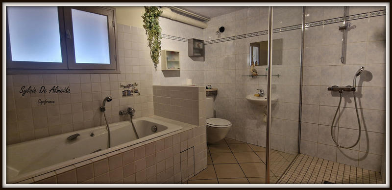 Maison - 206 m² - 6 pièces