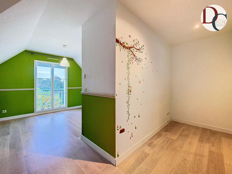 Maison - 203 m² - 8 pièces