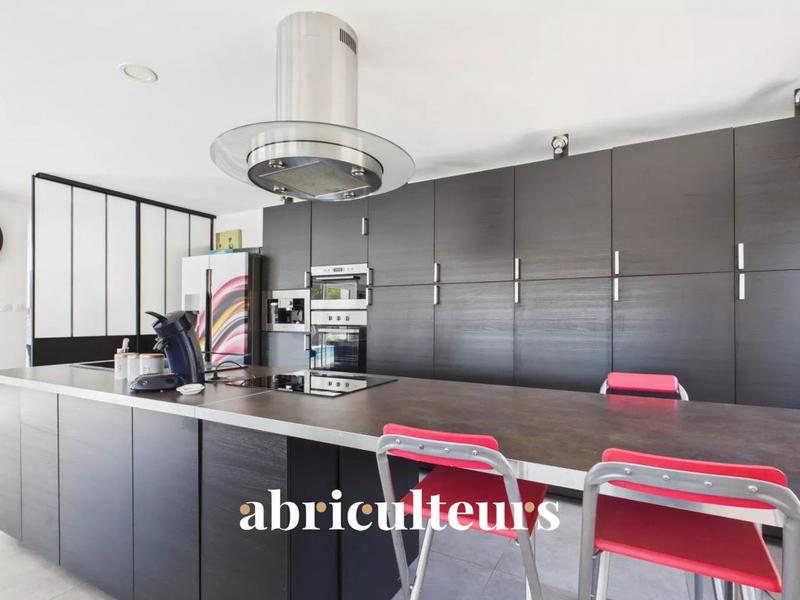 Maison - 186 m² - 4 pièces