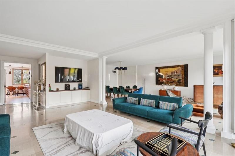 Appartement - 250 m² - 6 pièces