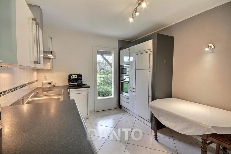 Maison traditionnelle - 127 m² - 6 pièces