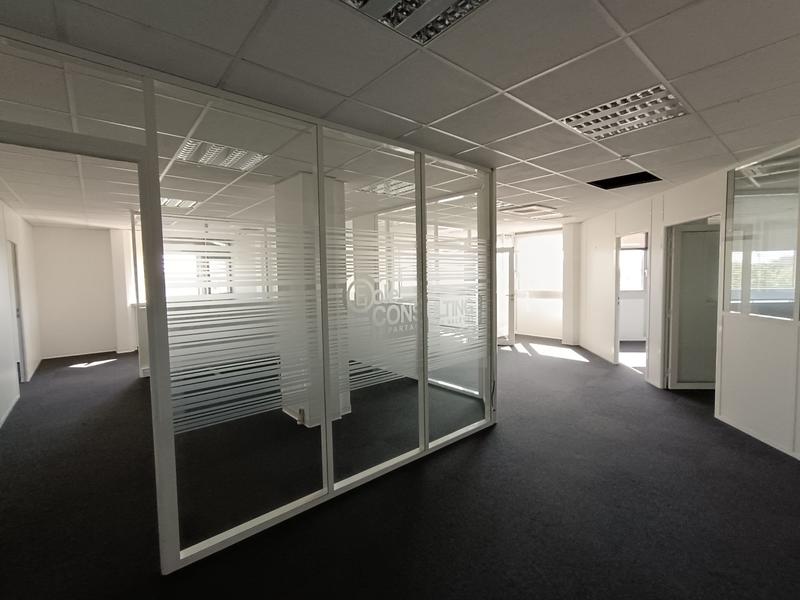 Bureau - 491 m²