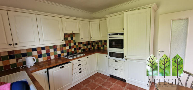 Maison - 90 m² - 5 pièces