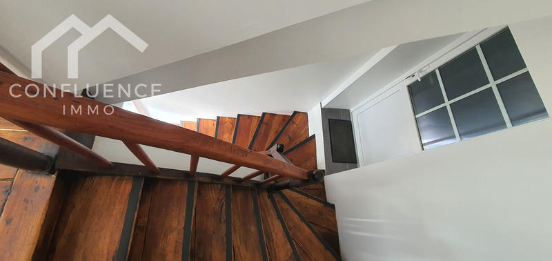 Maison - 203 m² - 7 pièces