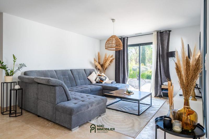 Maison - 220 m² - 5 pièces