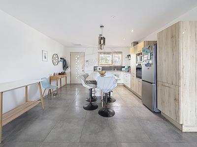 Maison - 98 m² - 4 pièces