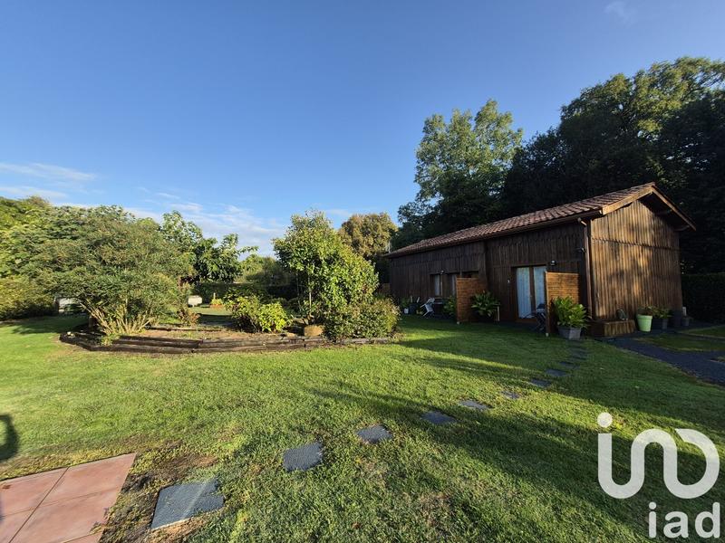 Maison - 220 m² - 6 pièces