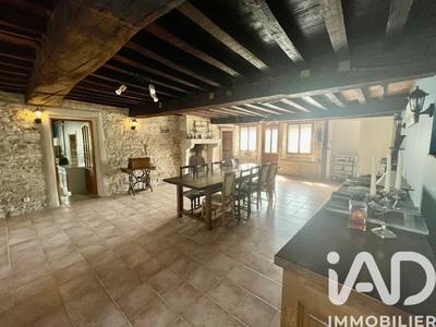 Maison - 256 m² - 8 pièces