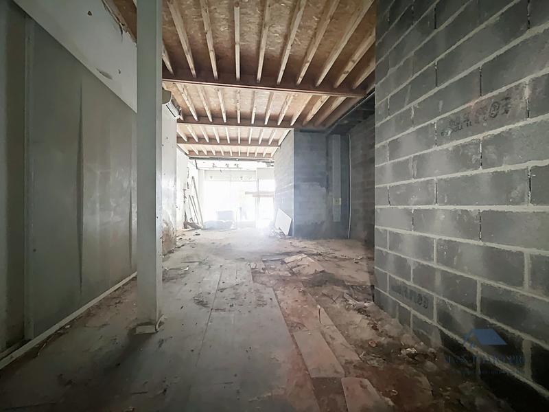 Local commercial - 150 m² - 3 pièces