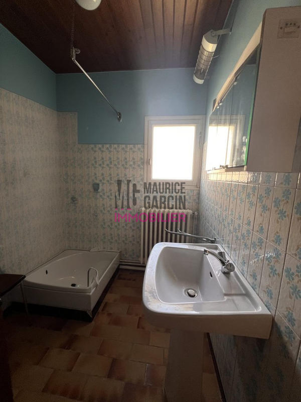 Maison traditionnelle - 174 m² - 8 pièces