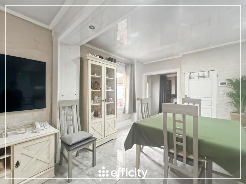 Maison - 93 m² - 4 pièces