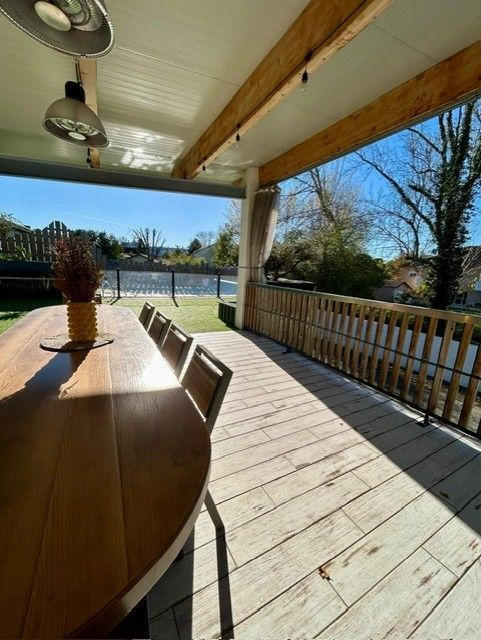 Maison - 300 m² - 6 pièces