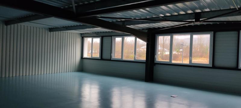 Local d'activité / Entrepôt - 336 m²