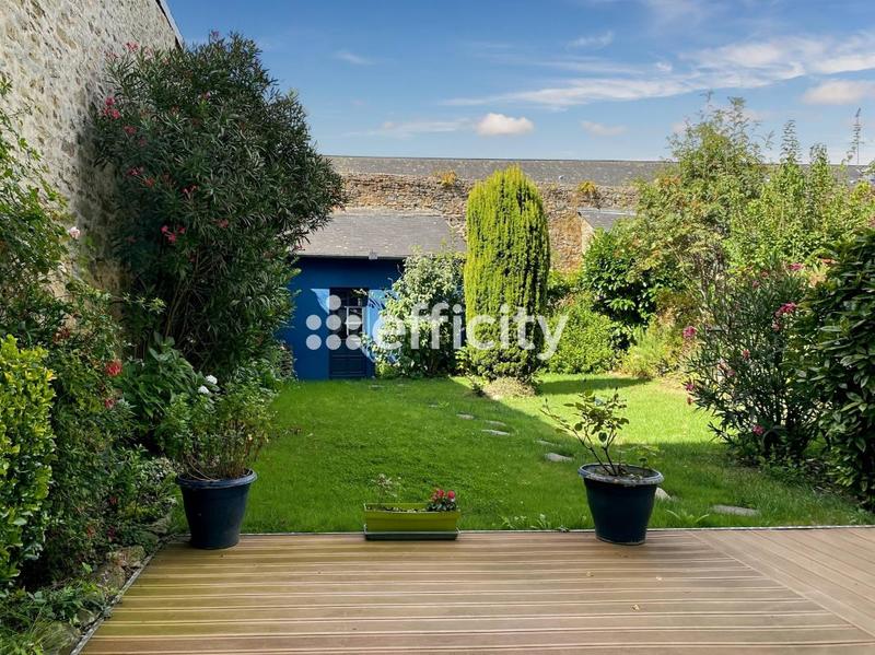 Maison - 223 m² - 9 pièces