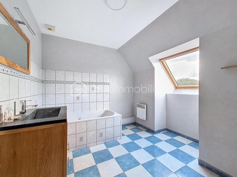 Maison traditionnelle - 195 m² - 9 pièces