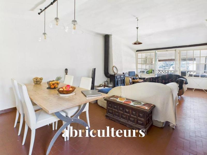 Appartement ancien - 68 m² - 3 pièces