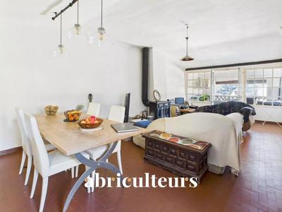 Appartement ancien - 68 m² - 3 pièces