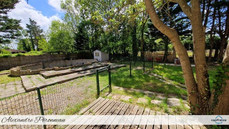 Maison - 235 m² - 12 pièces