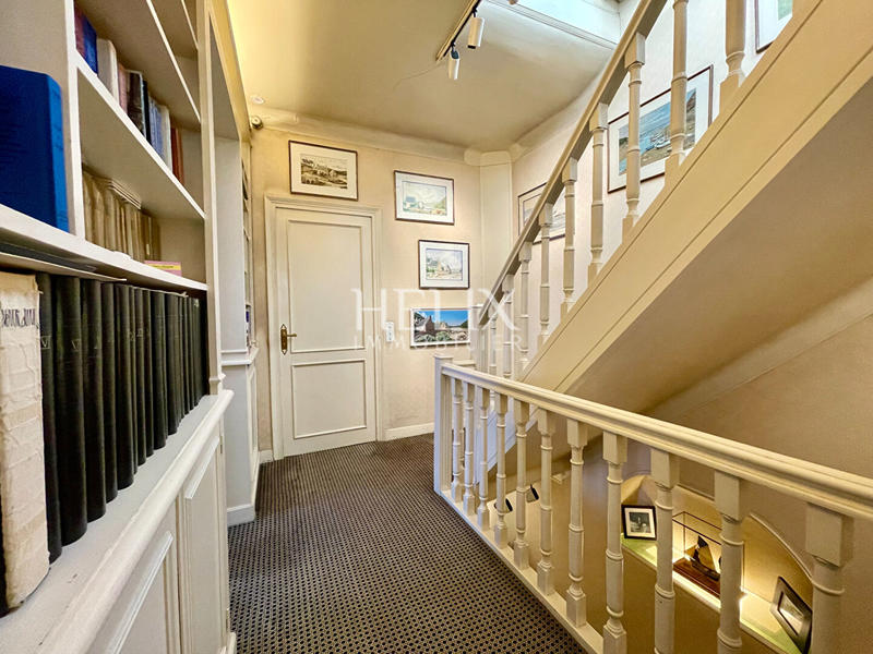 Maison - 200 m² - 7 pièces