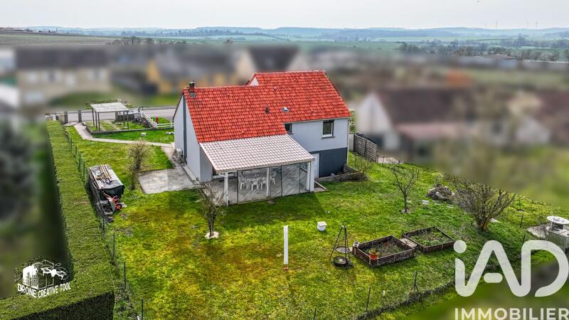 Maison - 90 m² - 5 pièces