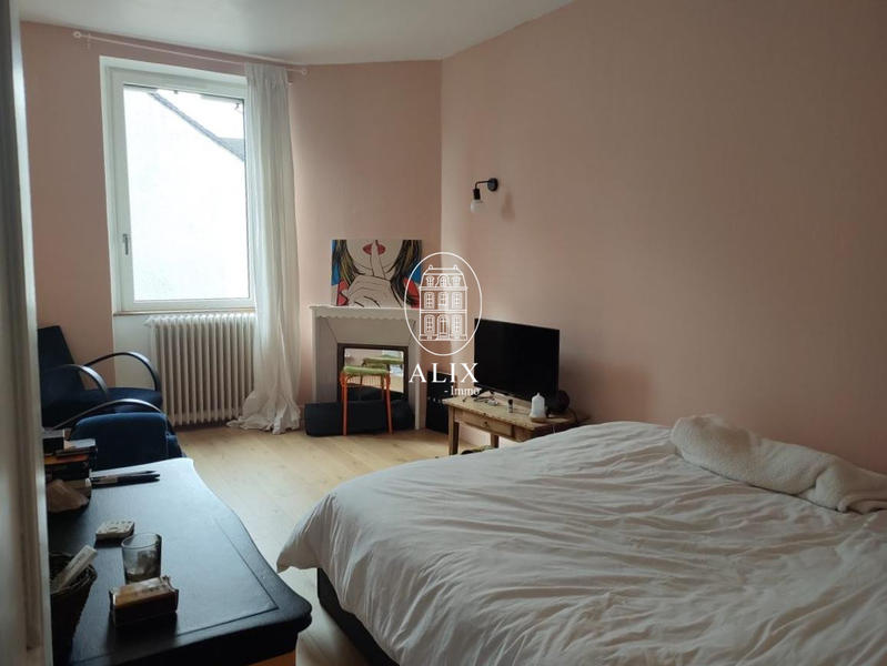 Maison ancienne - 182 m² - 6 pièces