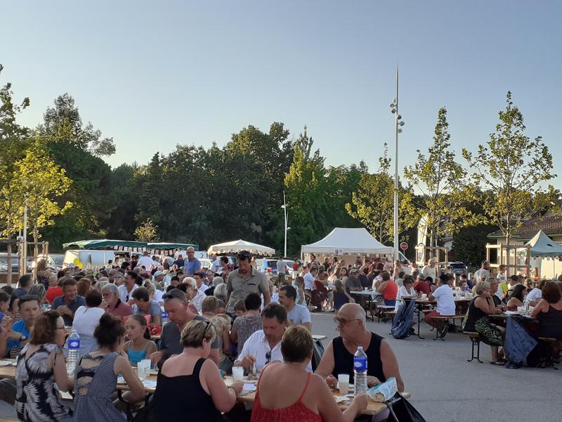 Repas au Marché des Producteurs de Pays à Sanguinet