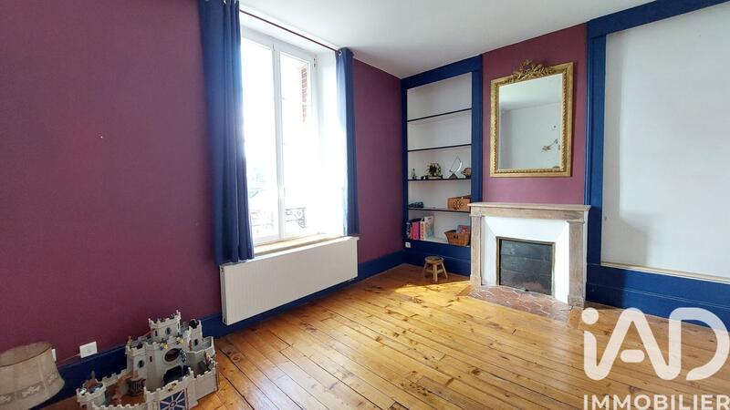 Maison - 211 m² - 7 pièces