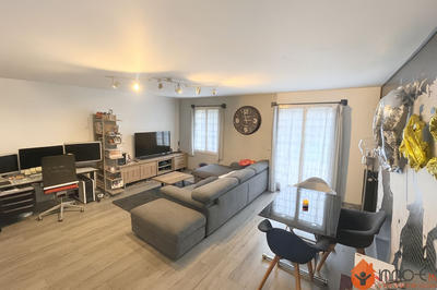 Maison - 98 m² - 6 pièces