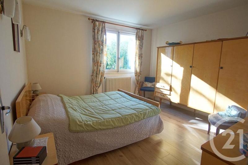 Pavillon - 217 m² - 7 pièces