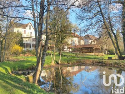 Maison - 236 m² - 11 pièces