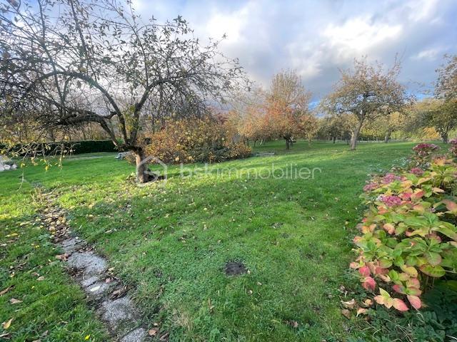 Maison traditionnelle - 184 m² - 9 pièces