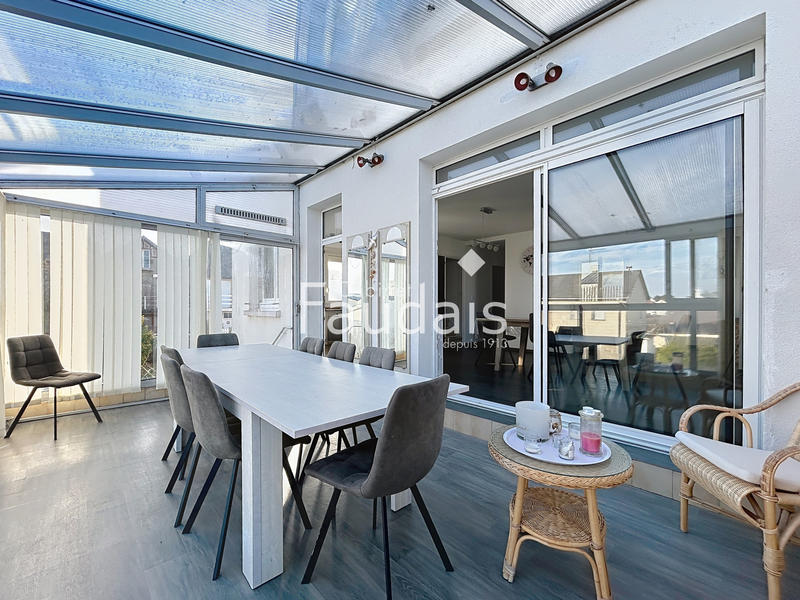 Maison - 151 m² - 8 pièces