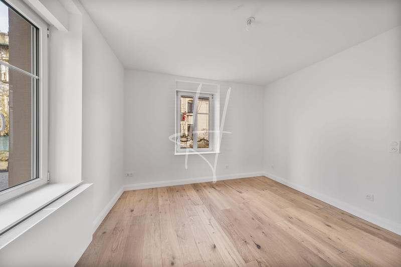 Appartement - 96 m² - 5 pièces