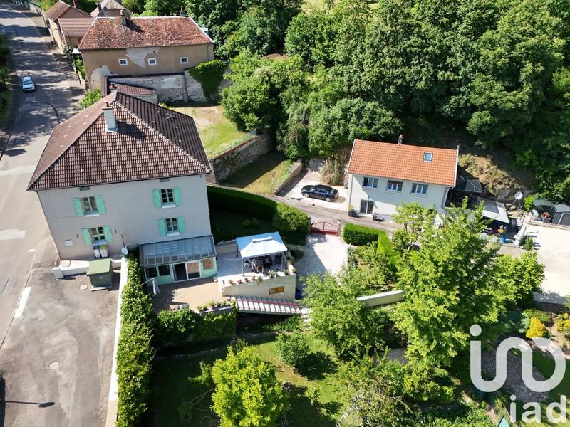 Maison - 240 m² - 10 pièces