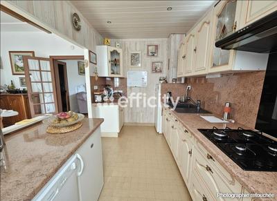 Maison - 234 m² - 5 pièces