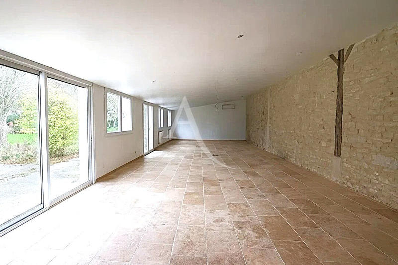 Maison - 350 m² - 8 pièces