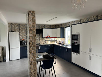 Maison - 317 m² - 11 pièces