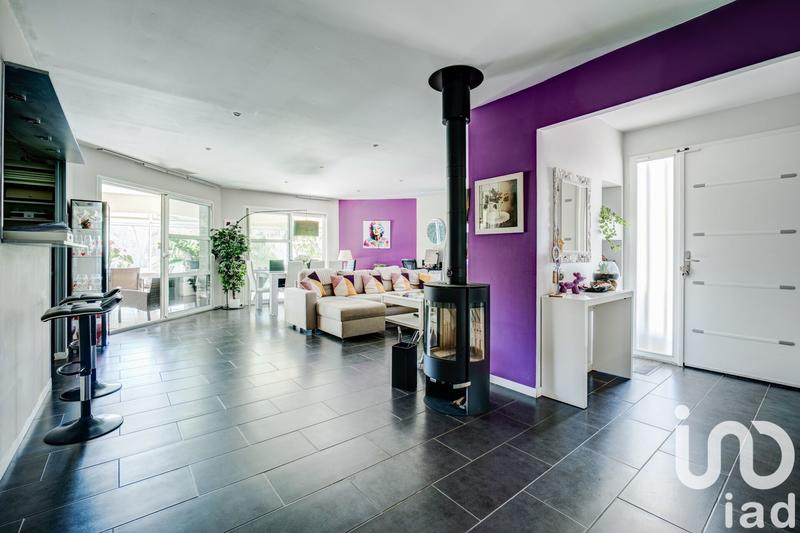 Maison - 238 m² - 7 pièces