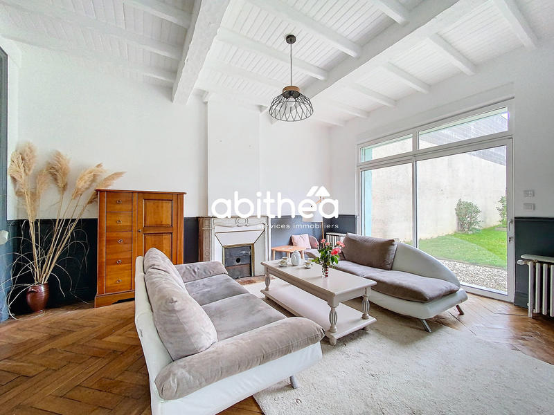 Immeuble - 239 m² - 8 pièces