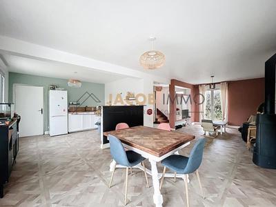 Maison - 110 m² - 7 pièces