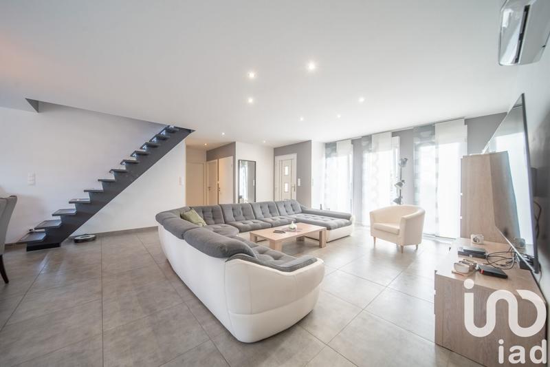 Maison - 121 m² - 5 pièces